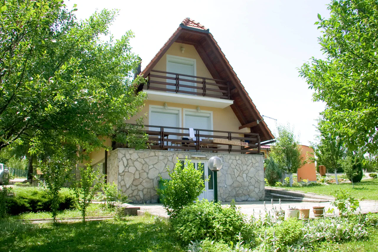 Villa UNA